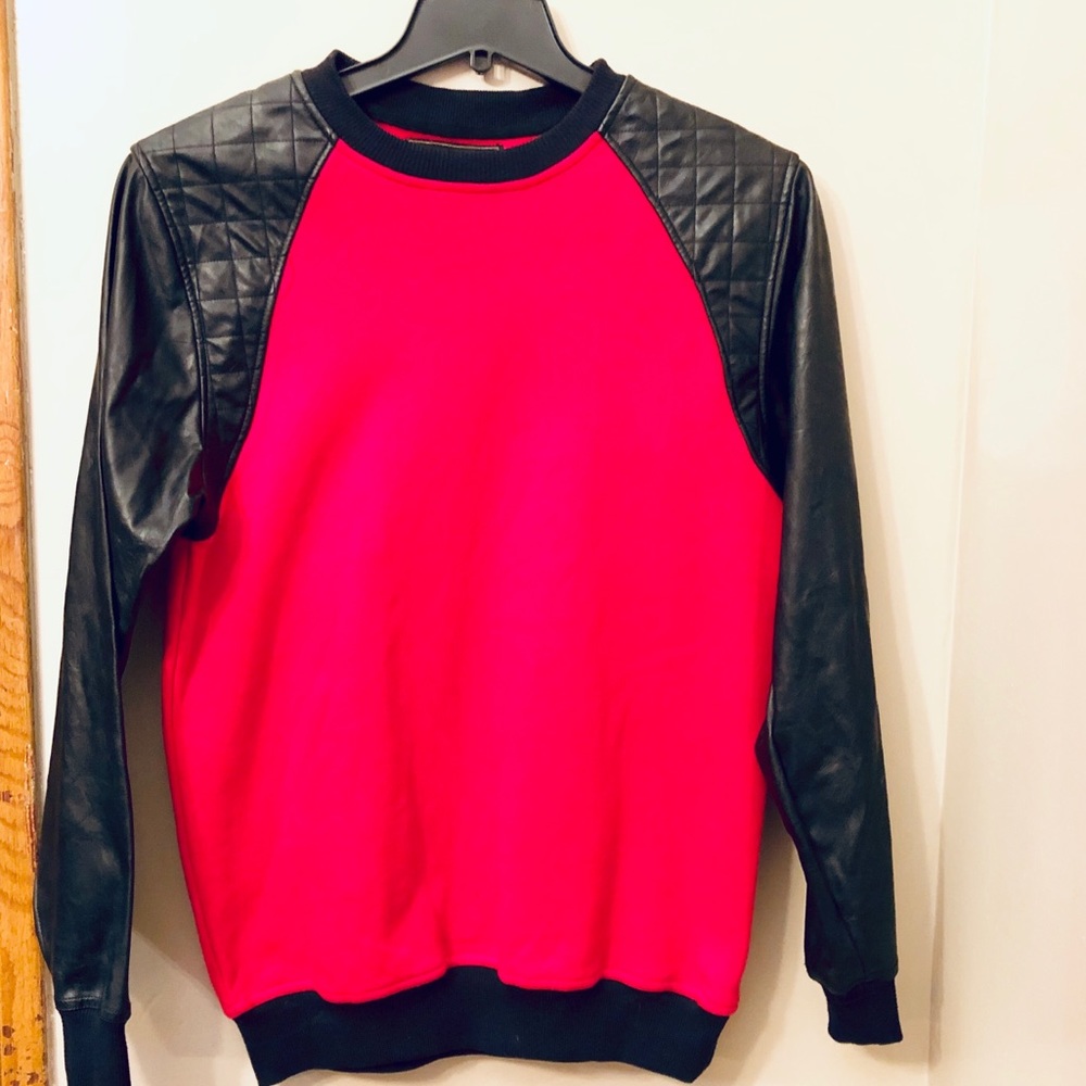 Smoke Rise- Leather sleeved sweatshirt‎